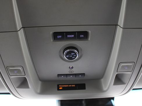 Used 2018 Chevrolet Suburban LT AWD/4WD image 19
