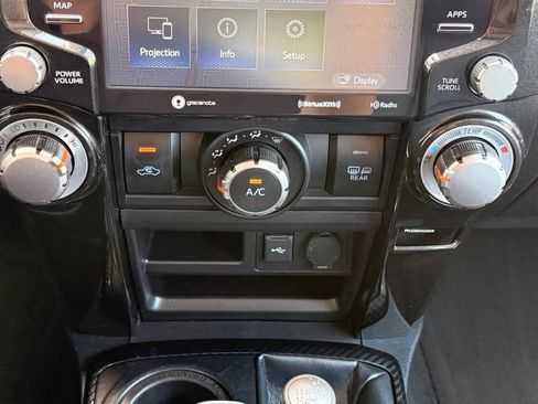 Used 2023 Toyota 4Runner TRD Off-Road Premium AWD/4WD image 18