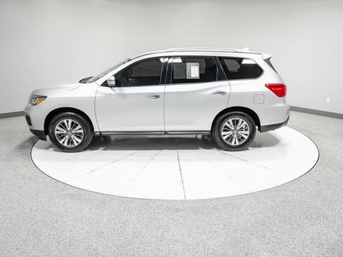 Used 2020 Nissan Pathfinder S AWD/4WD image 33