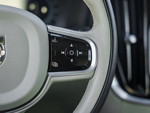 Certified 2023 Volvo S60 B5 Ultimate w/ Climate Package image 26