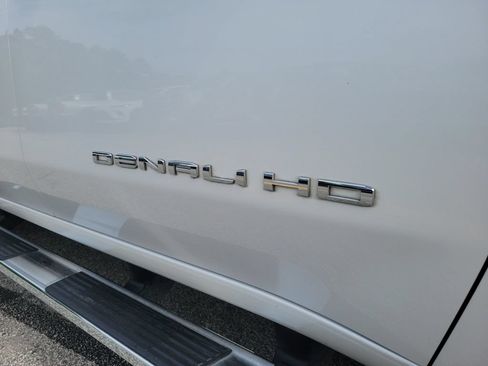 Used 2020 GMC Sierra 3500 Denali w/ Denali Ultimate Package AWD/4WD image 7