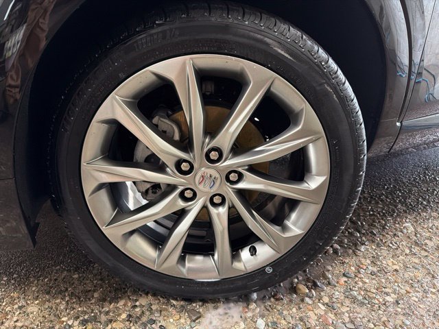 Certified 2024 Buick Encore GX Avenir AWD/4WD image 9
