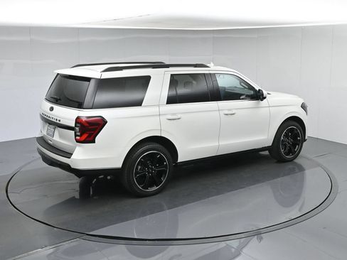 Used 2023 Ford Expedition Limited AWD/4WD image 46