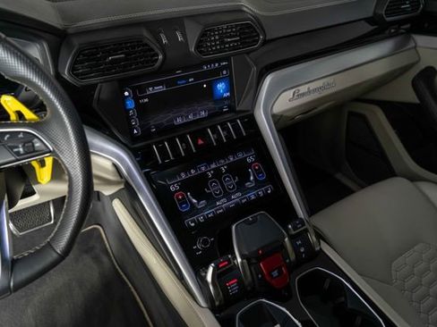 Used 2019 Lamborghini Urus image 26