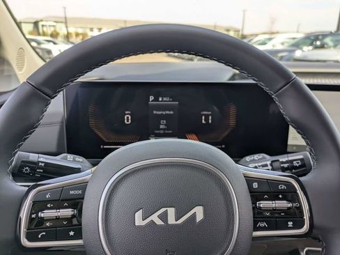 New 2026 Kia Carnival LXS FWD image 30