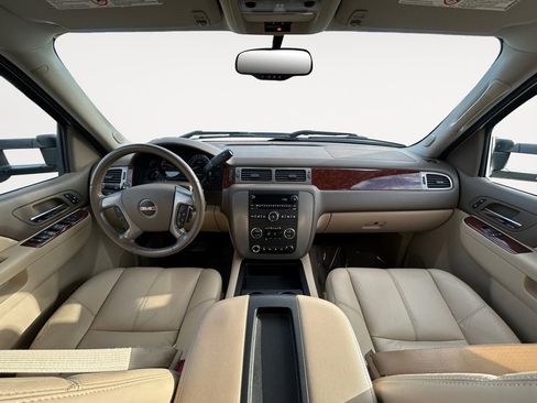 Used 2011 GMC Sierra 3500 SLT w/ SLT Convenience Package image 13