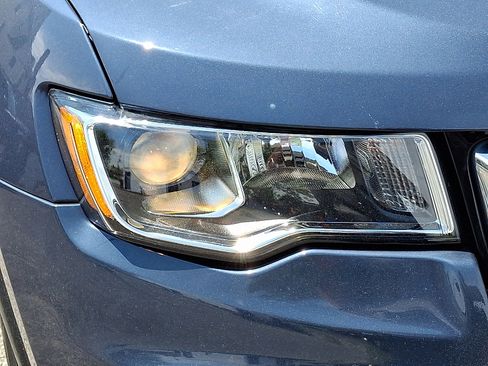 Used 2021 Jeep Grand Cherokee Limited AWD/4WD image 9