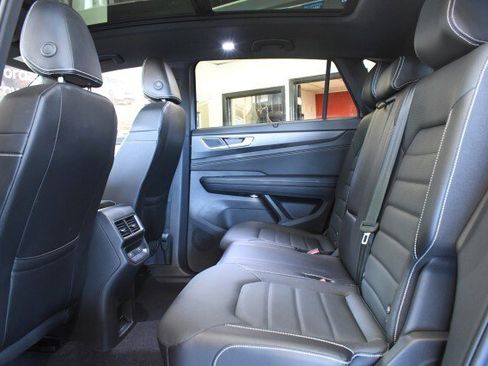 Used 2024 Volkswagen Atlas Cross Sport SEL R-Line AWD/4WD image 24