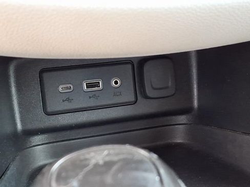 Used 2021 Chevrolet Equinox LS w/ LS Convenience Package FWD image 8