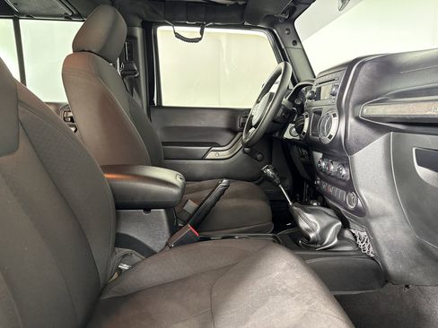 Used 2015 Jeep Wrangler Unlimited Sport w/ Max Tow Package image 26