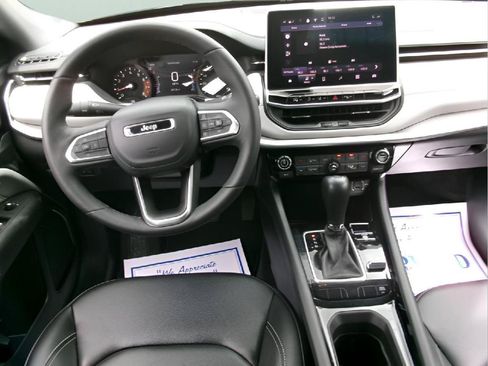 Used 2025 Jeep Compass Limited AWD/4WD image 11