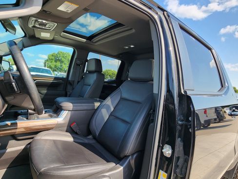 Used 2026 Chevrolet Silverado 1500 LT Trail Boss w/ LT Trail Boss Premium Package AWD/4WD image 11