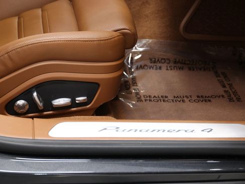 Used 2018 Porsche Panamera 4 w/ Premium Package AWD/4WD image 83