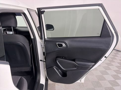 Used 2021 Kia Soul S FWD image 26