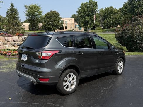 Used 2018 Ford Escape SE w/ SE Sync 3 Package FWD image 5