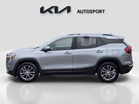 Used 2024 GMC Terrain SLT image 14