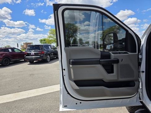 Used 2017 Ford F350 XL w/ Power Equipment Group AWD/4WD image 2