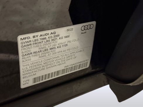 Used 2022 Audi e-tron Premium image 21