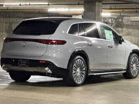 New 2025 Mercedes-Benz Maybach EQS 680 4MATIC image 8