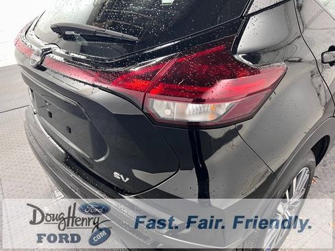 Used 2024 Nissan Kicks SV image 13