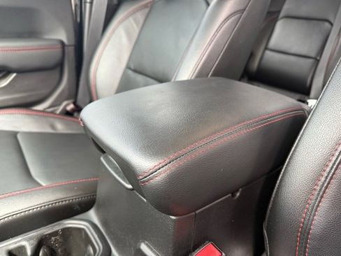 Used 2023 Jeep Gladiator Rubicon w/ Cold Weather Group image 9