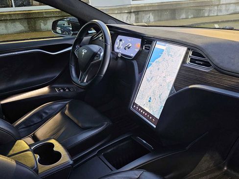 Used 2016 Tesla Model S 75D image 10