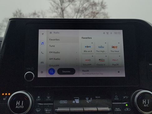 Used 2024 Toyota Highlander XLE image 31