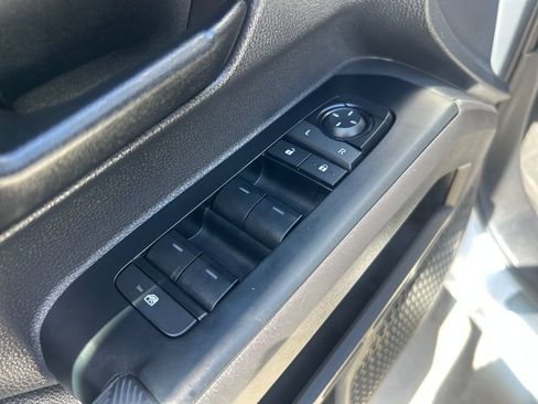 Certified 2025 Toyota Tacoma SR5 AWD/4WD image 12