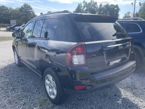 Used 2016 Jeep Compass Latitude FWD image 5