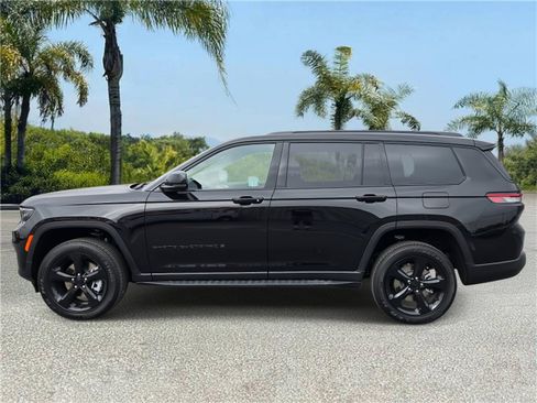 New 2025 Jeep Grand Cherokee L Altitude image 2