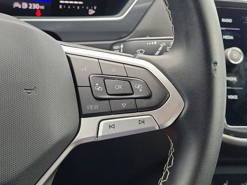 Certified 2023 Volkswagen Tiguan SE FWD image 19