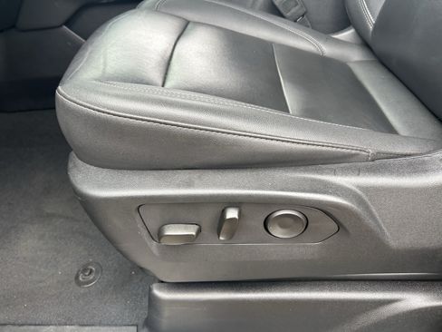 Used 2025 Chevrolet Tahoe LT RWD image 29