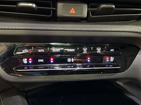 Used 2022 Buick Envision Avenir w/ Technology Package II image 30