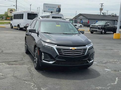 Certified 2022 Chevrolet Equinox Premier FWD image 3