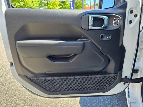 New 2026 Jeep Gladiator Sport AWD/4WD image 7