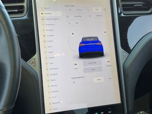 Used 2018 Tesla Model X 75D image 26