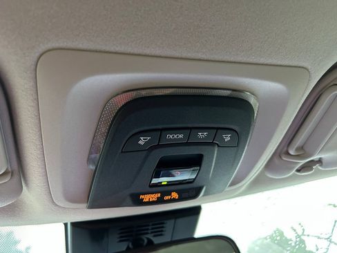 Used 2025 Toyota Corolla LE image 27