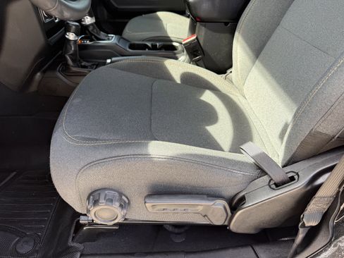 Used 2024 Jeep Wrangler Sport S image 27