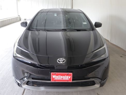 Used 2024 Toyota Prius Limited w/ Limited Premium Package AWD/4WD image 4