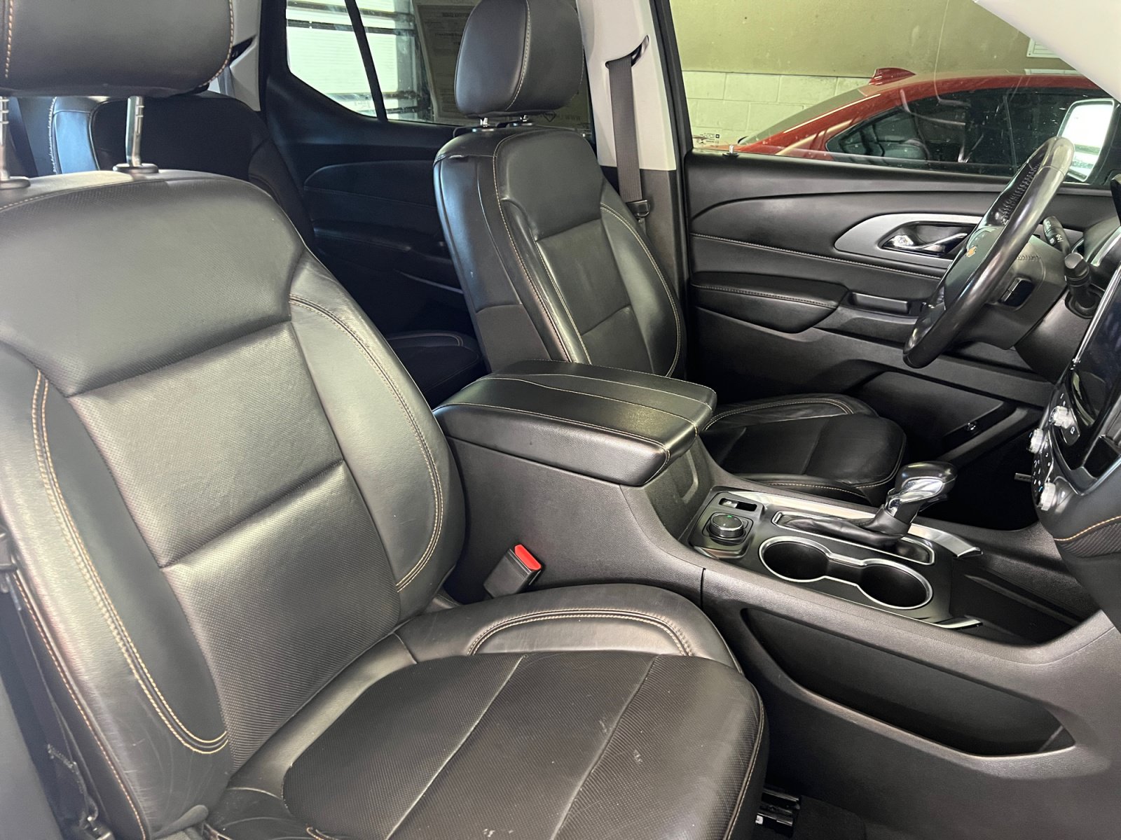 Used 2021 Chevrolet Traverse Premier w/ Redline Edition FWD image 32