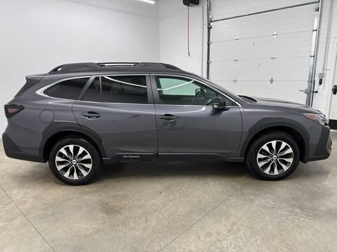 Used 2025 Subaru Outback Limited XT AWD/4WD image 4