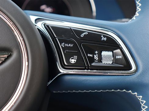 Certified 2023 Bentley Bentayga image 29