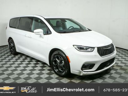 Used 2022 Chrysler Pacifica Touring-L w/ S Appearance Package