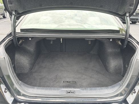 Used 2025 Nissan Altima 2.5 SV FWD image 23