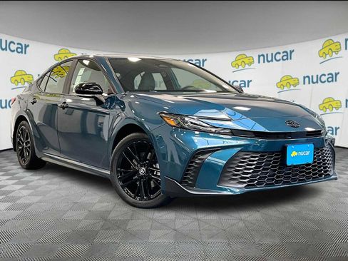 New 2026 Toyota Camry SE image 1