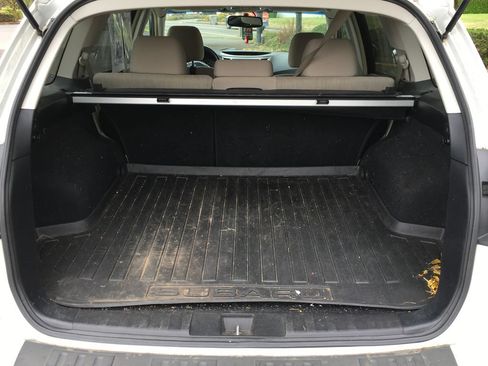 Used 2013 Subaru Outback 2.5i Premium AWD/4WD image 6