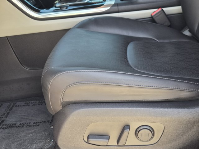 Certified 2024 Kia Carnival EX FWD image 25