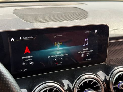 Used 2021 Mercedes-Benz GLB 35 AMG 4MATIC image 28