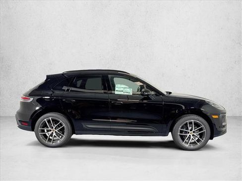 Certified 2026 Porsche Macan AWD/4WD image 8