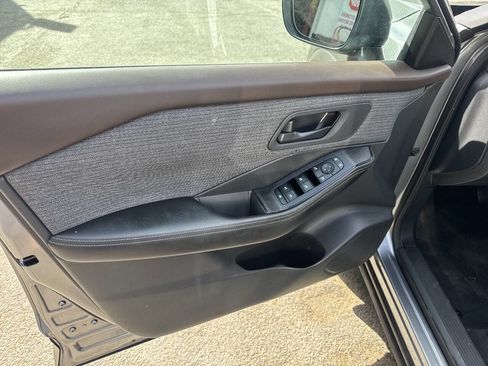 Used 2021 Nissan Rogue S AWD/4WD image 13